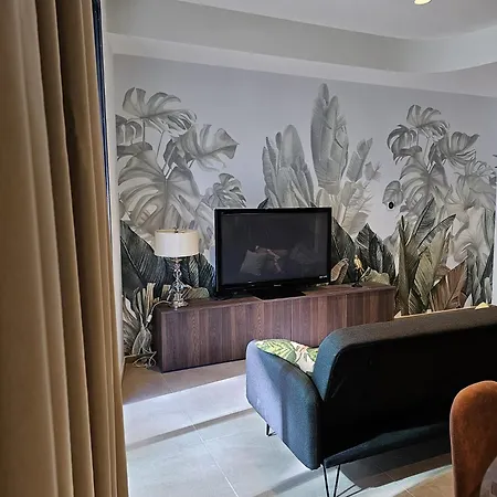 407 Mercury House San Julián